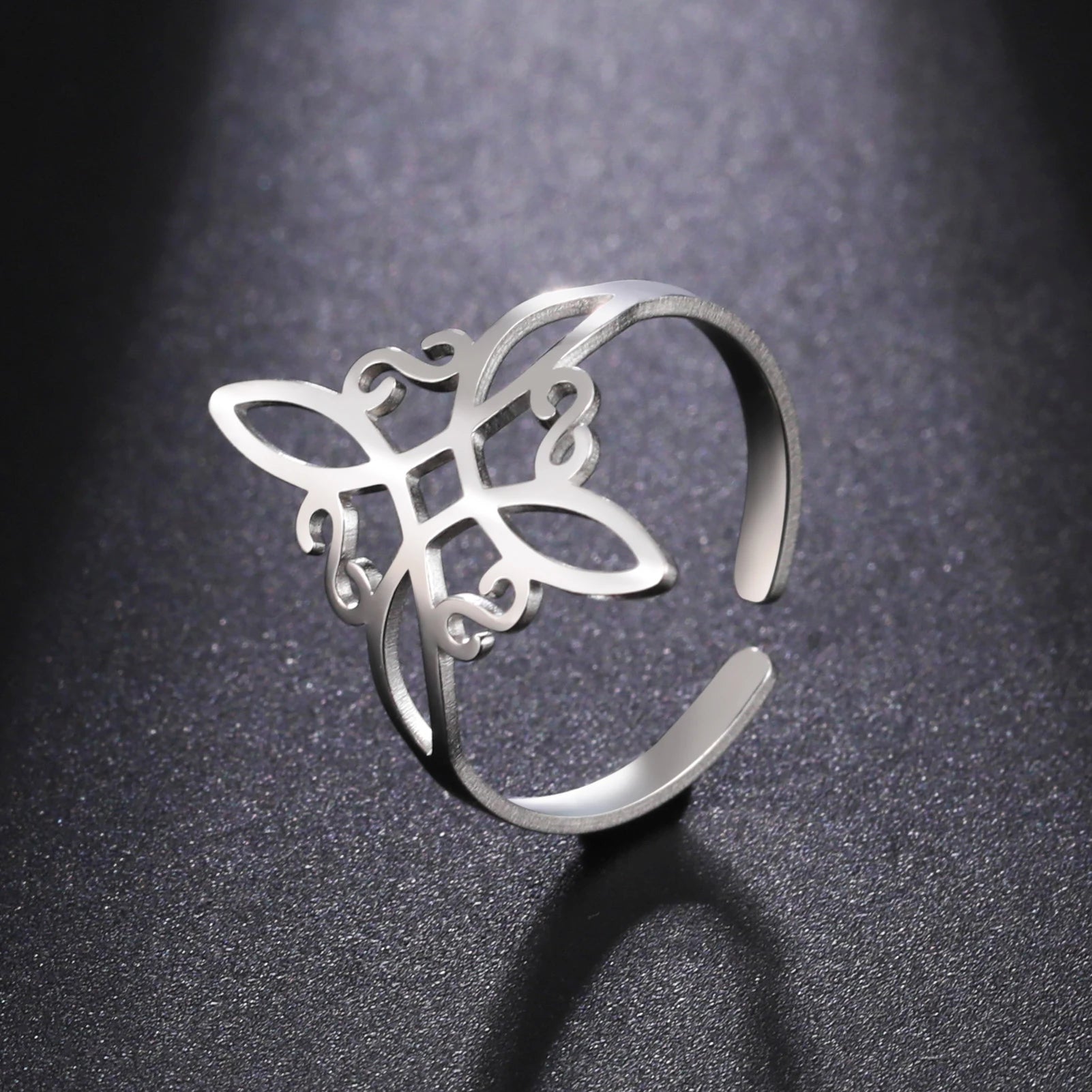 Anillo Nudo de Bruja