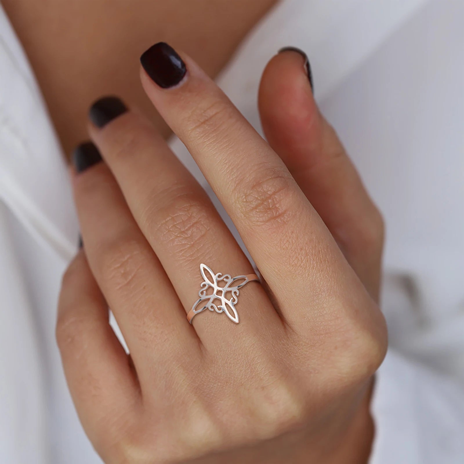 Anillo Nudo de Bruja